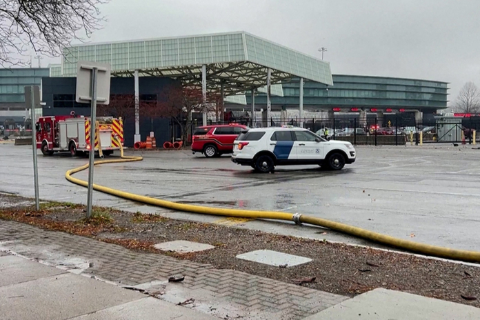 Chiuso il confine tra Stati Uniti e Canada a Niagara Falls, dopo che un veicolo é esploso