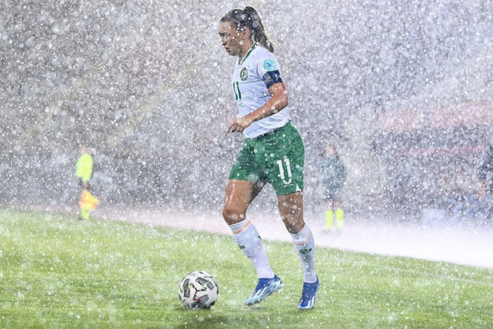 Il match tra Irlanda e Albania di Nations League femminile é stato tra i più bagnati di sempre